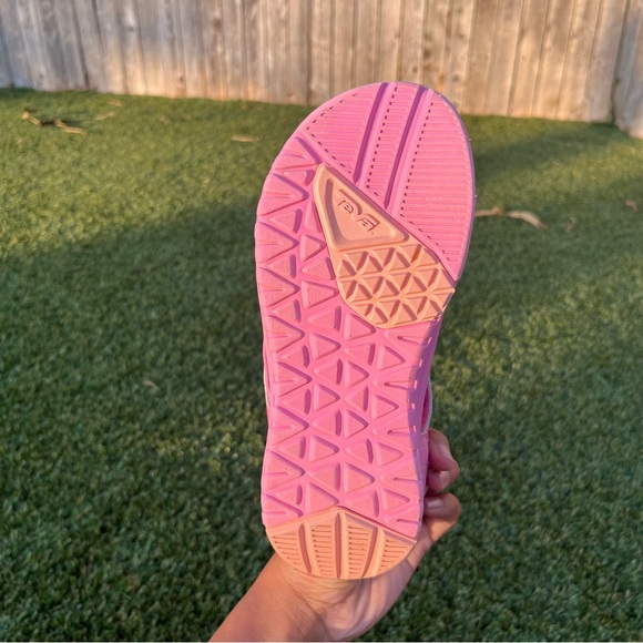 Pink Teva Water shoes - Picture 7 of 7